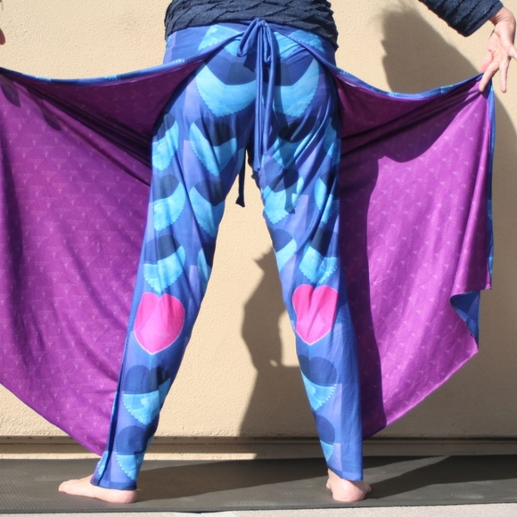 Wrap Around pants. Available In Other Designs N Colors S/M And M/L - Picture 2 of 13